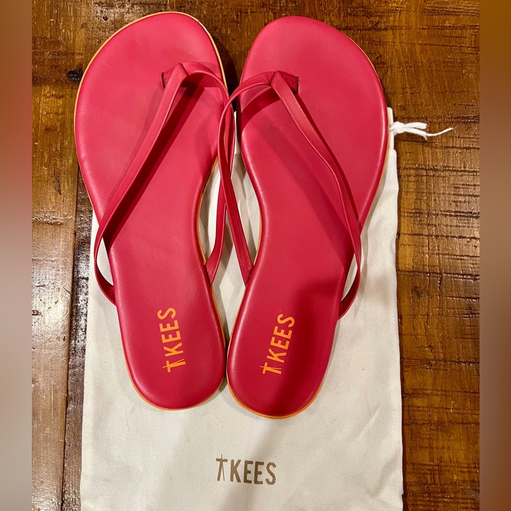 Tkees sandals size 4 USA / 35 EUR with original bag.